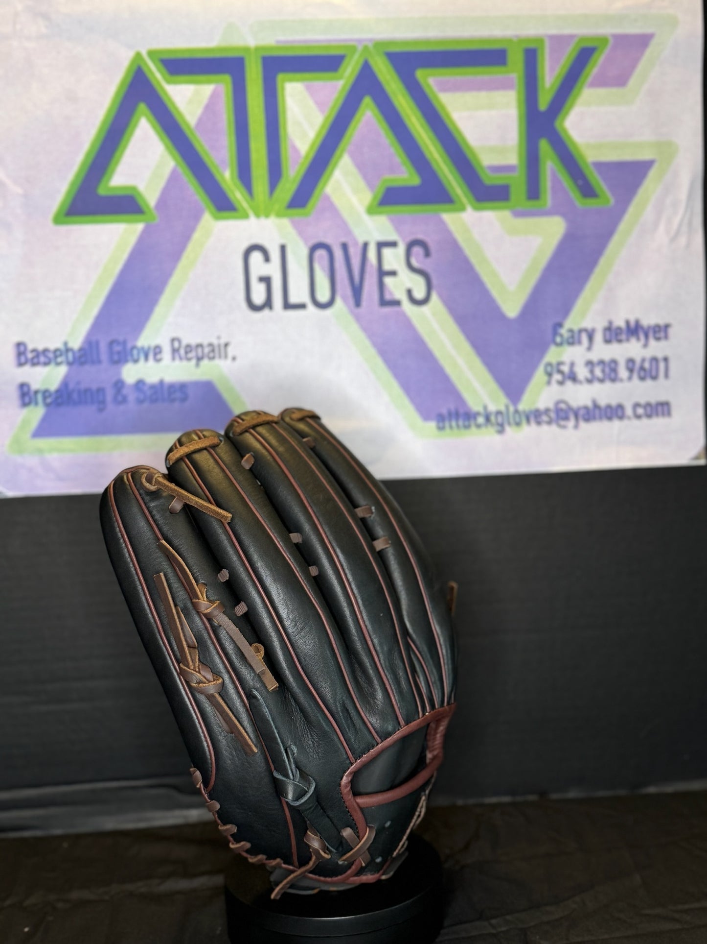 AG20  Black/Brown Single Post with Double Bar Web