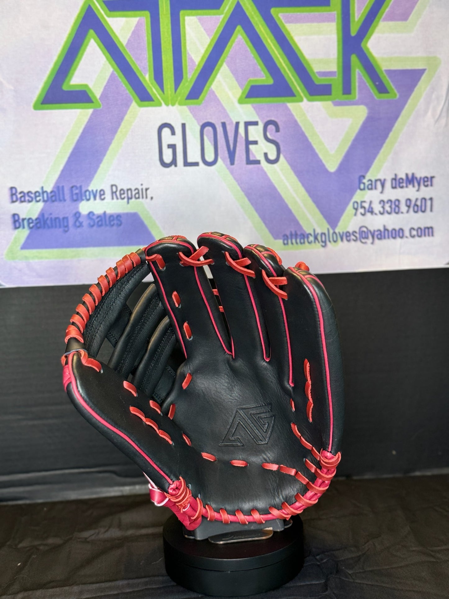 AG17 Cardinal Red / Black Double Bar Web