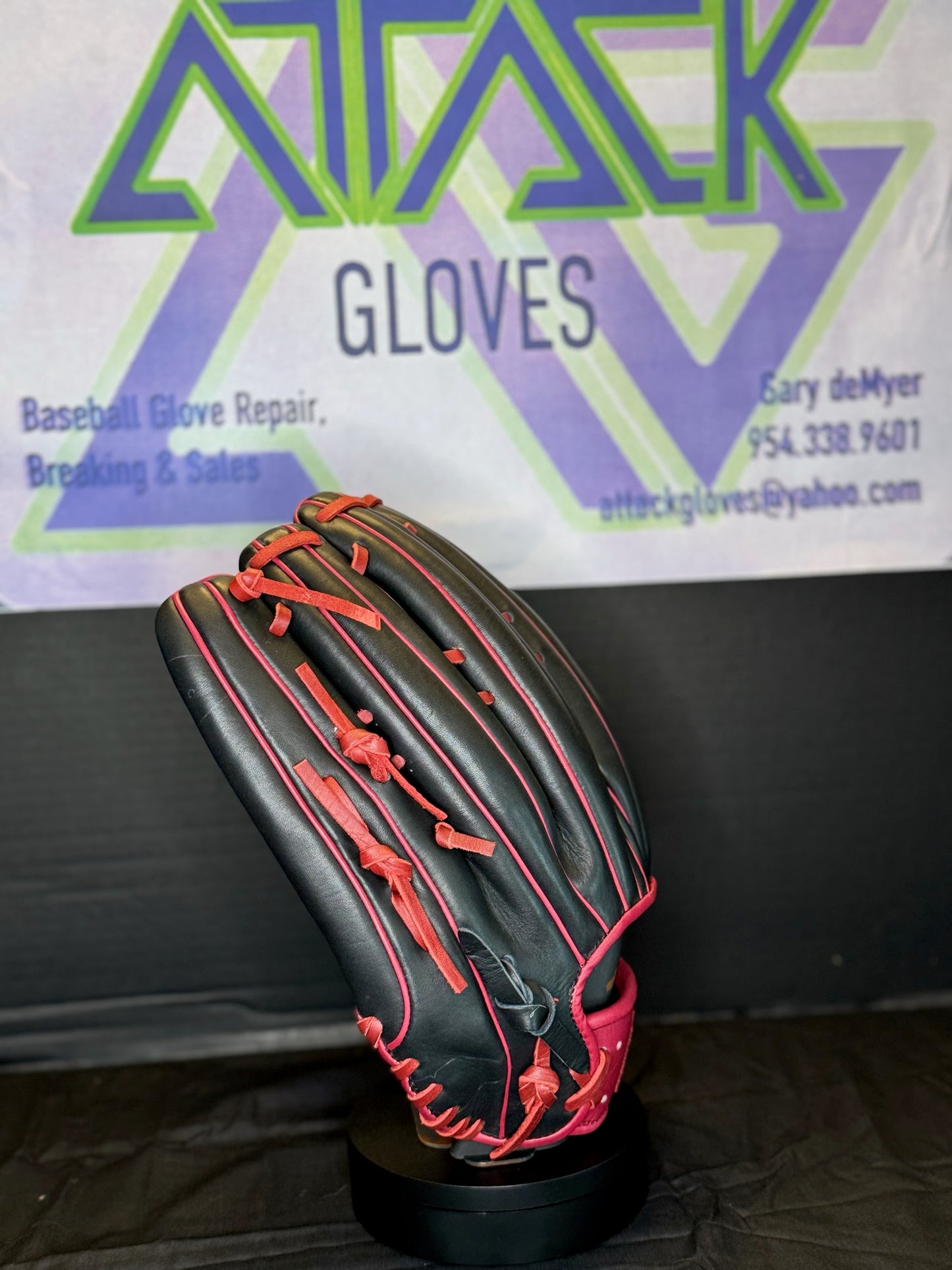 AG17 Cardinal Red / Black Double Bar Web